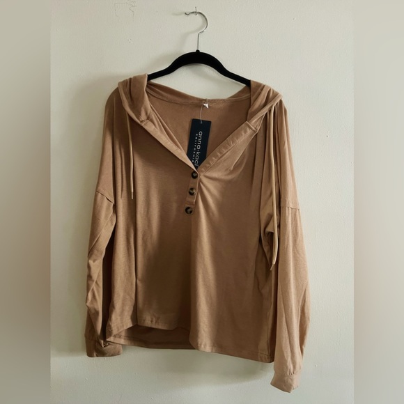 NWT • Hooded Top - Light Chestnut. Size L - Picture 1 of 12